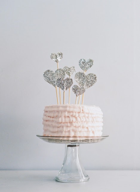 how-to-make-glitter-heart-cake-topper