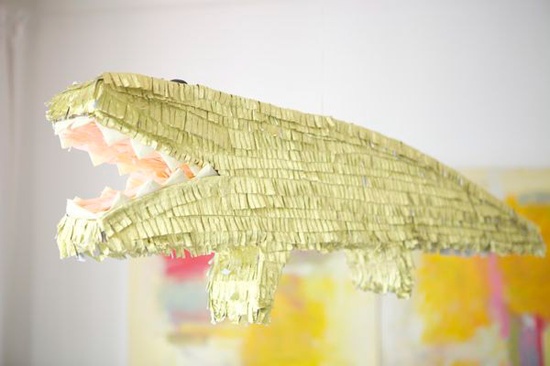 how-to-make-a-golden-alligator-pinata