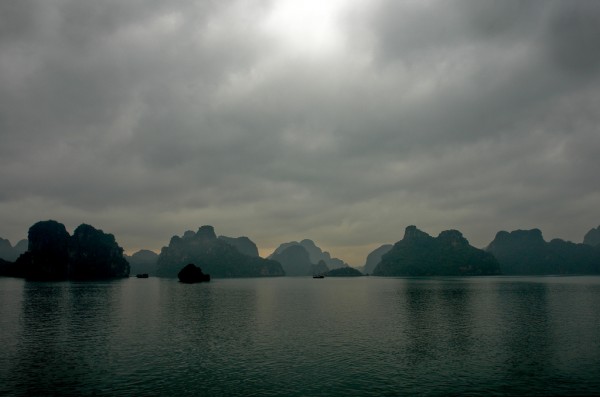 Ha-Long-Bay-Rain:vietnam