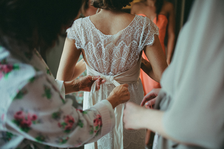 getting-ready-trentham-wedding-25_860