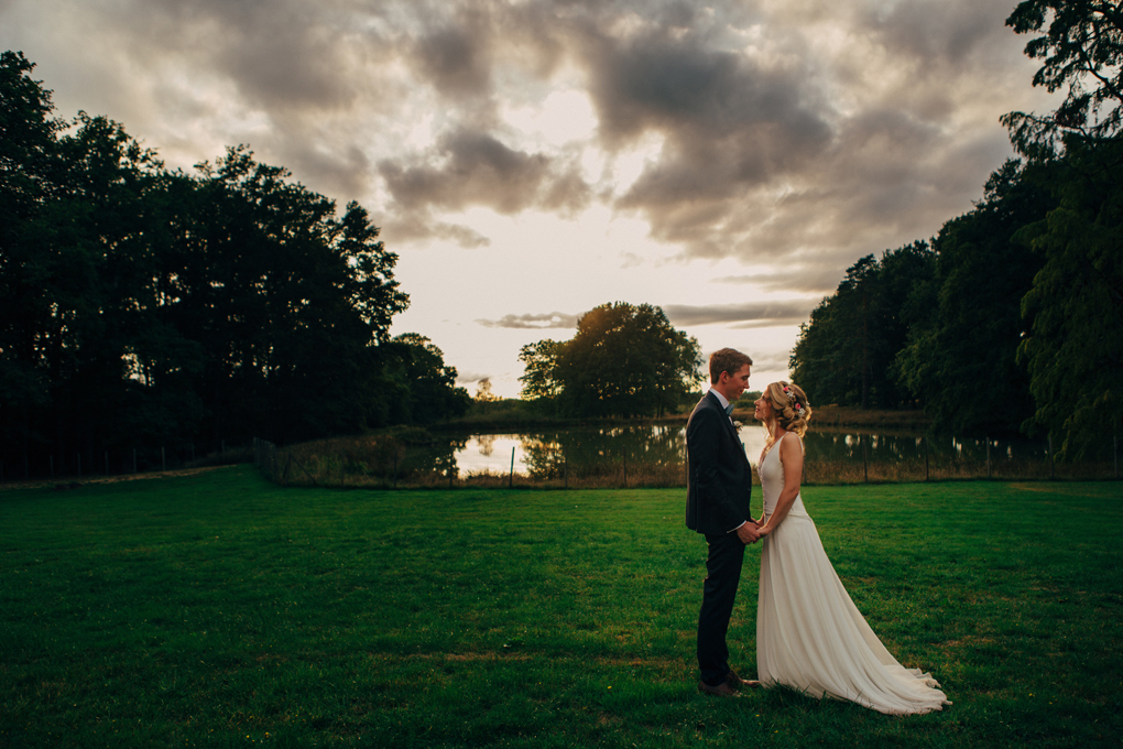 Pierre atelier / storyteller photographer wedding mariage in Paris / elopement & engagement.